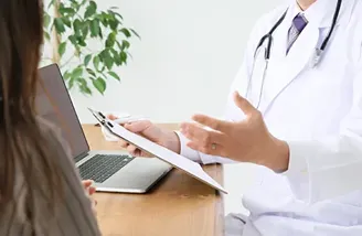 医師によるカウンセリング