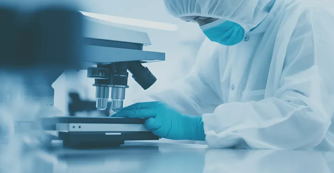 男性の美容には、“再生医療”という選択がベスト。 シワやたるみを単に充填するのではなく、肌そのものを改善して、整える。それがPRP注射の真価です。